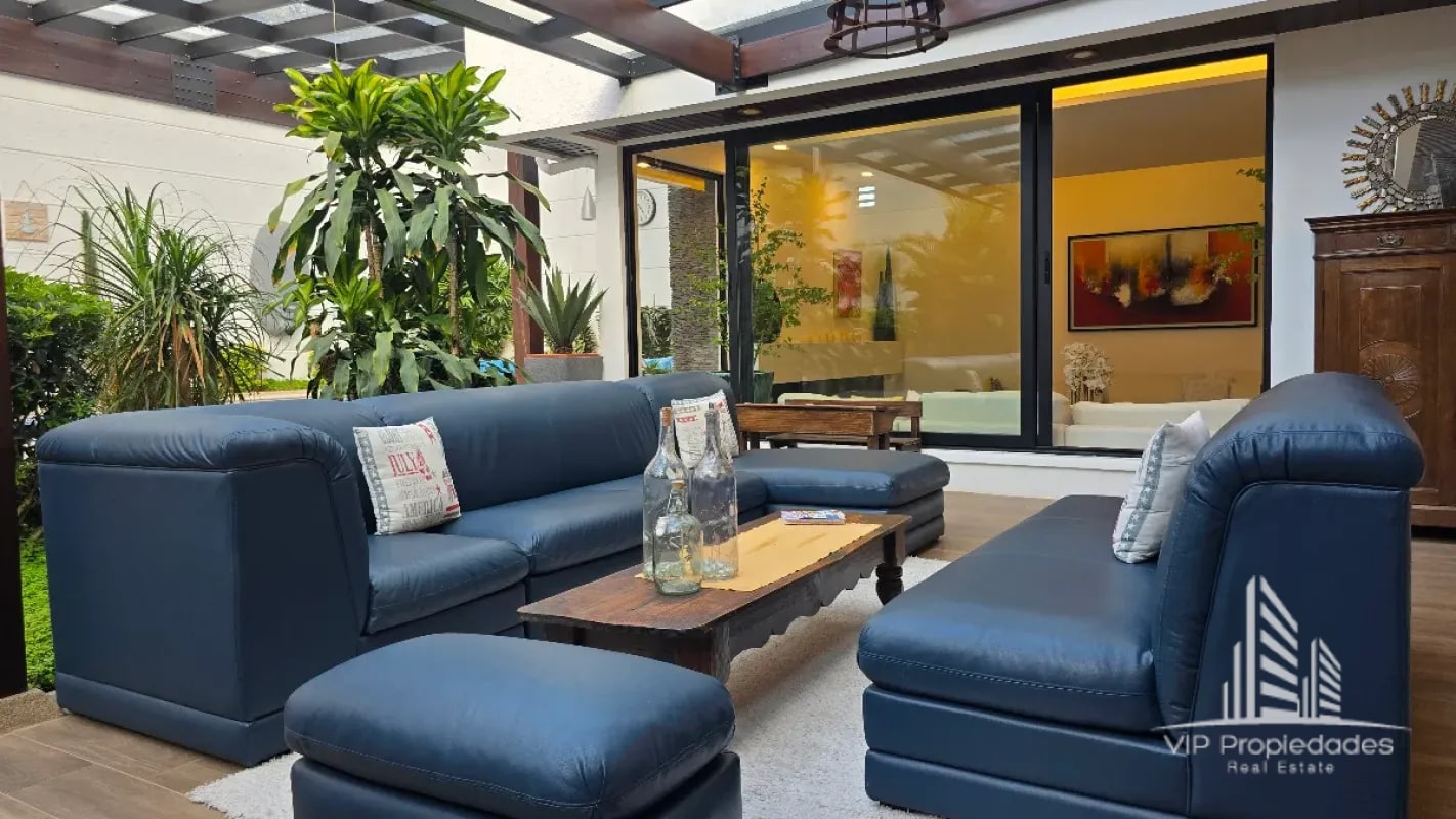 Casa en venta en zona 15, VHI - 11