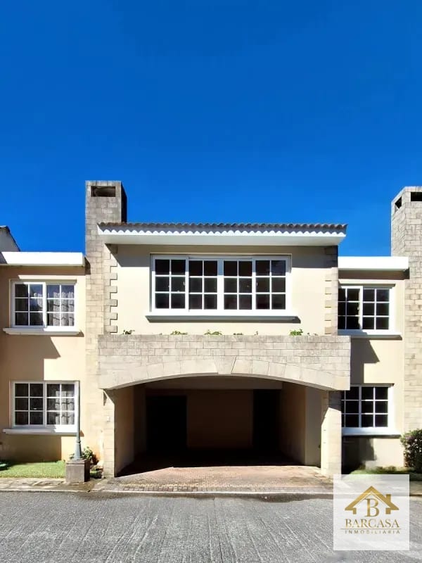 Se vende Casa en Santa Monica km 16.5 entrada por Olmeca CAES — Casa en Venta en Carretera a El Salvador, Guatemala, Ciudad — foto 1 de 17
