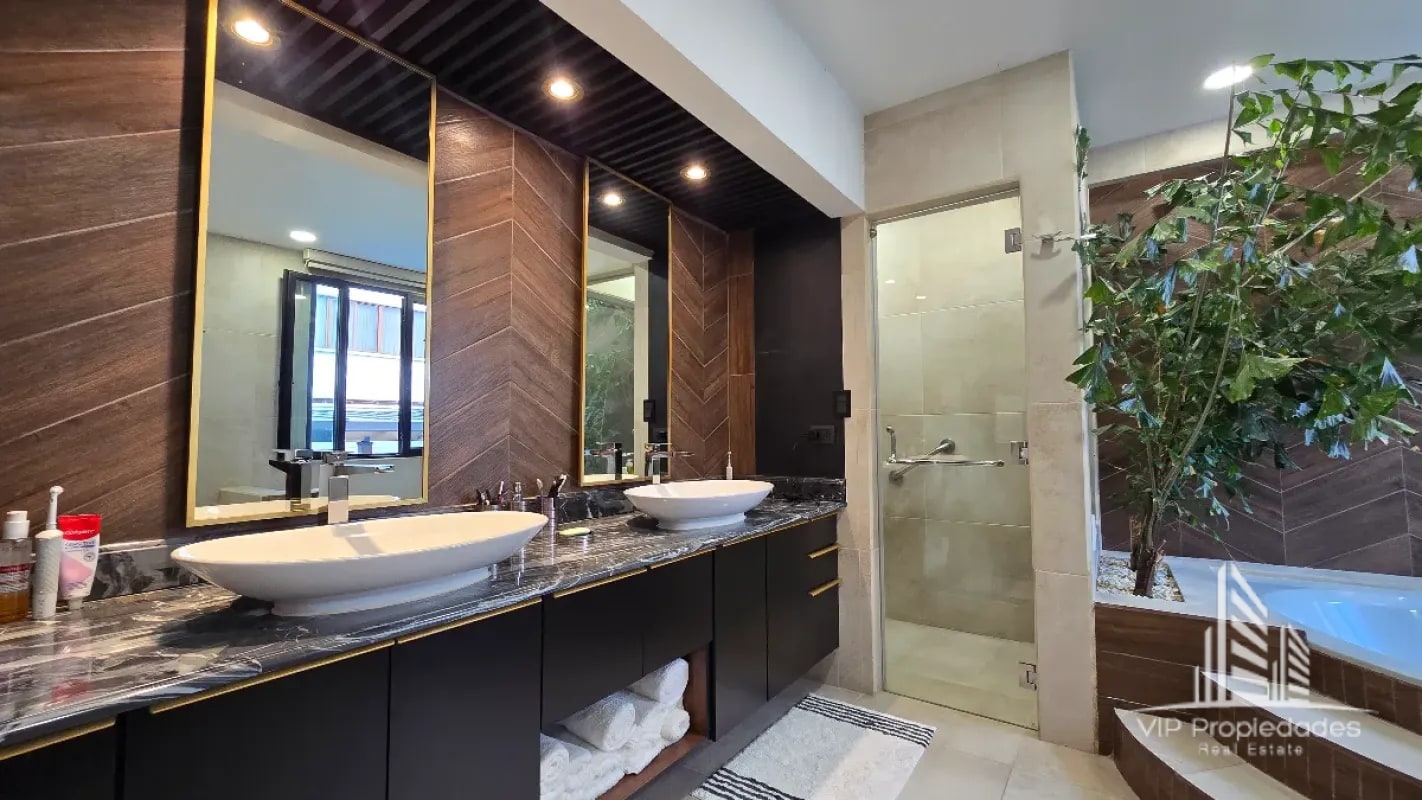 Casa en venta en zona 15, VHI - 7