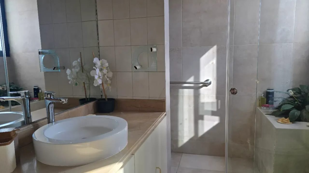 Casa en venta en zona 15, VHI - 5