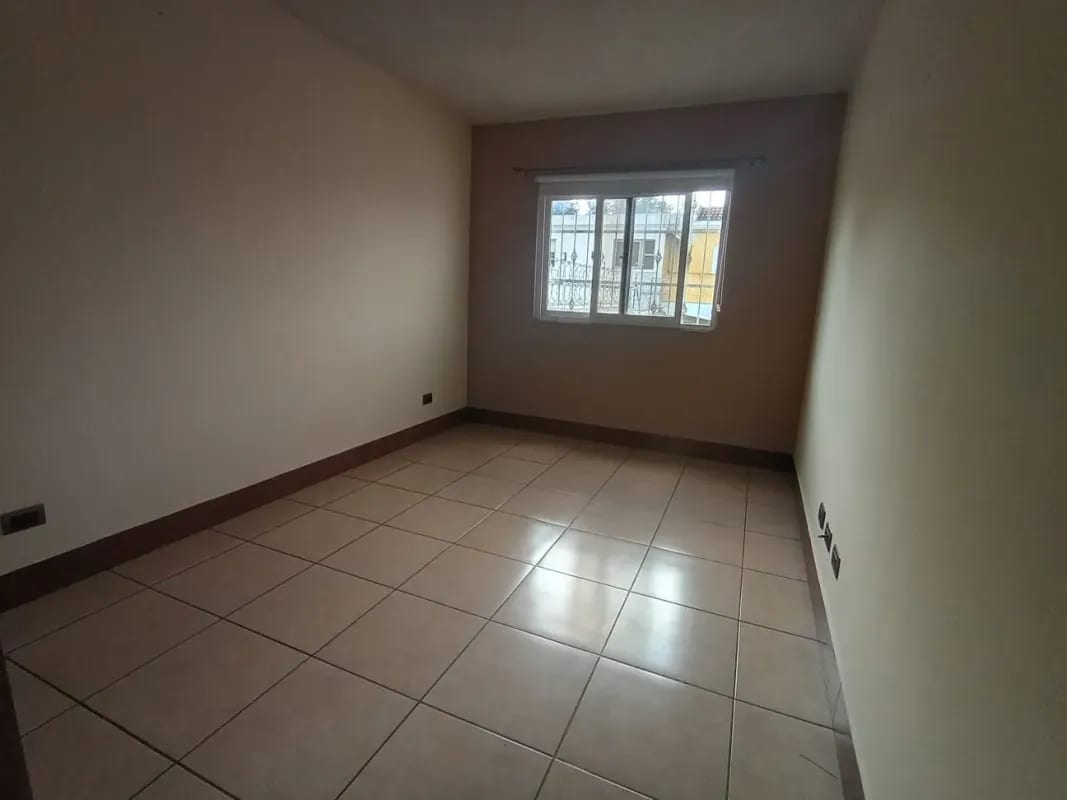 Casa en venta en Hacienda Real zona 16🏠✨ — Casa en Venta en Zona 16, Guatemala, Ciudad — foto 9 de 16