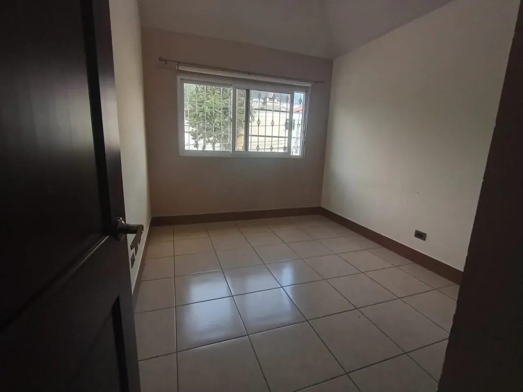 Casa en venta en Hacienda Real zona 16🏠✨ — Casa en Venta en Zona 16, Guatemala, Ciudad — foto 8 de 16