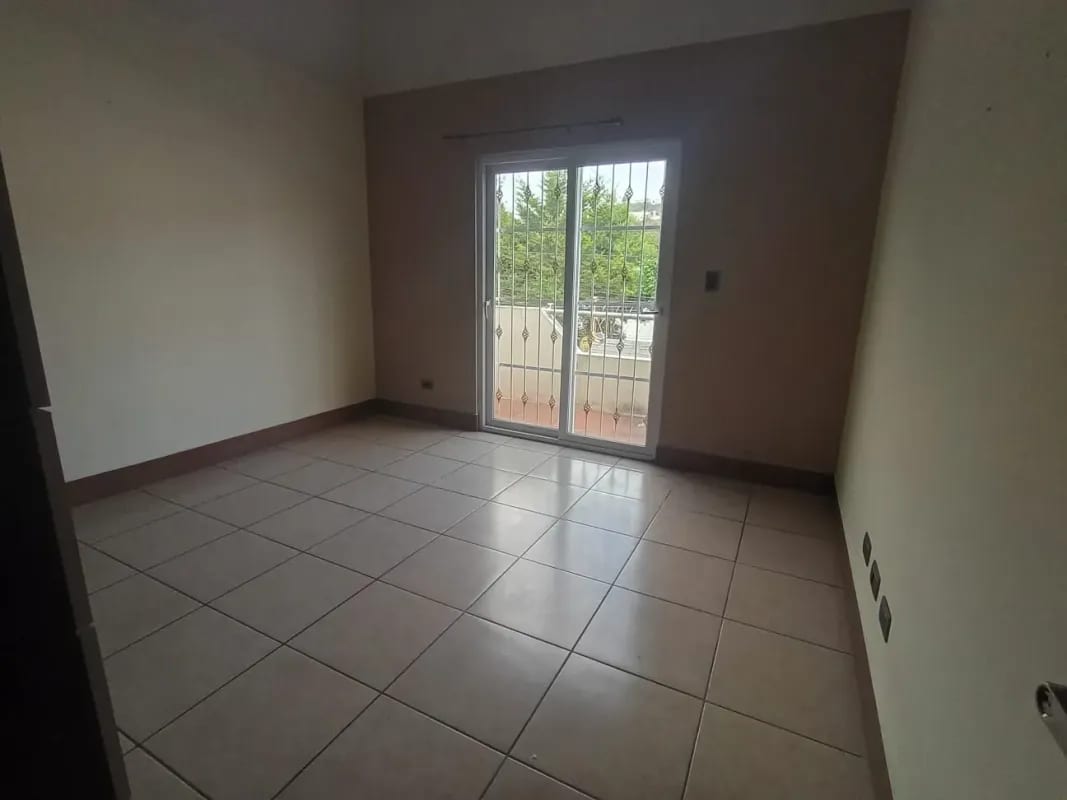 Casa en venta en Hacienda Real zona 16🏠✨ — Casa en Venta en Zona 16, Guatemala, Ciudad — foto 7 de 16