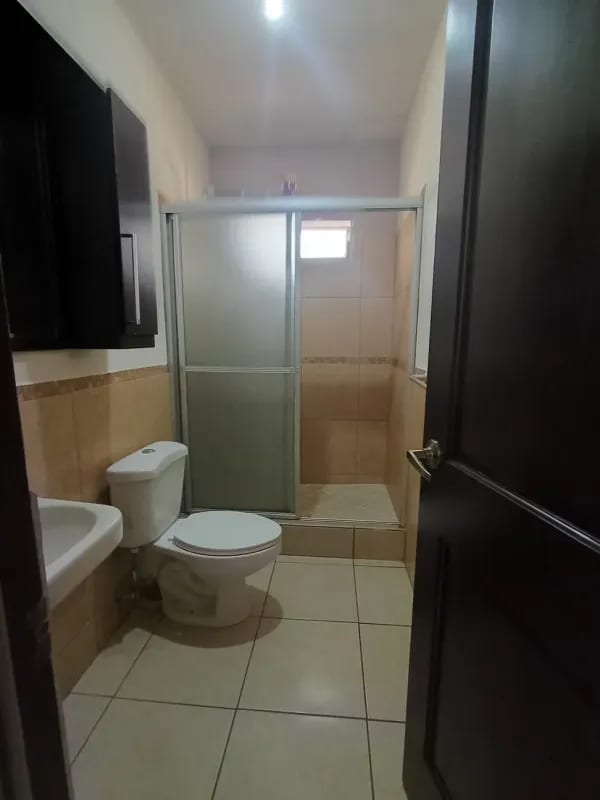 Casa en venta en Hacienda Real zona 16🏠✨ — Casa en Venta en Zona 16, Guatemala, Ciudad — foto 4 de 16