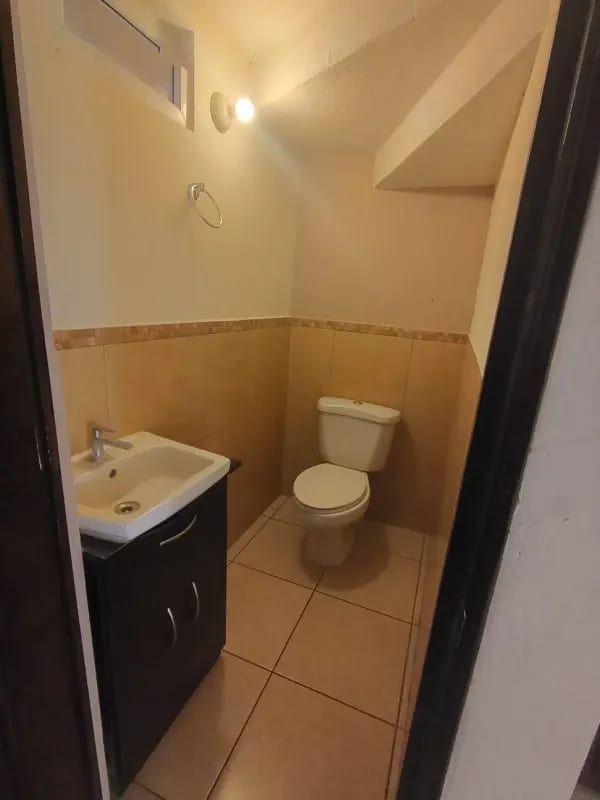 Casa en venta en Hacienda Real zona 16🏠✨ — Casa en Venta en Zona 16, Guatemala, Ciudad — foto 2 de 16