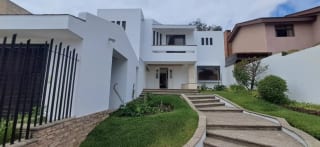 VENDO ELEGANTE CASA FAMILIAR EN COLINAS DE ANDALUCIA – AMPLIO JARDIN — Casa en Venta en Colinas De Andalucia, Carretera a El Salvador, Guatemala, Ciudad — miniatura 9 de 14