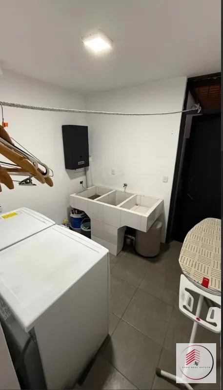 ALQUILER DE CASA EN ZONA 15 REMODELADA DE 268 M² - 5