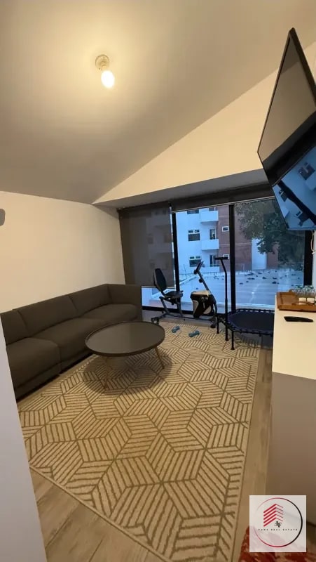 ALQUILER DE CASA EN ZONA 15 REMODELADA DE 268 M² - 3