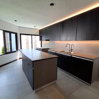 VENDO AMPLIA CASA CON APARTAMENTO, LOS MANANTIALES (copia) — Casa en Venta en Carretera a El Salvador, Guatemala, Ciudad — miniatura 13 de 17