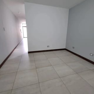 VENDO AMPLIA CASA CON APARTAMENTO, LOS MANANTIALES (copia) — Casa en Venta en Carretera a El Salvador, Guatemala, Ciudad — miniatura 12 de 17