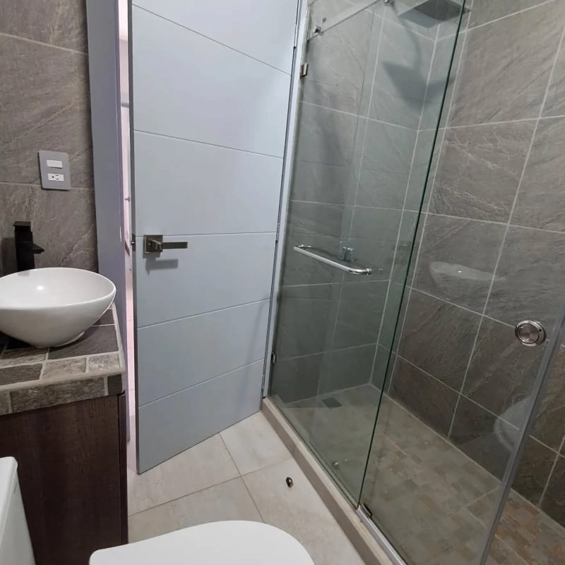 VENDO AMPLIA CASA CON APARTAMENTO, LOS MANANTIALES (copia) — Casa en Venta en Carretera a El Salvador, Guatemala, Ciudad — foto 2 de 17