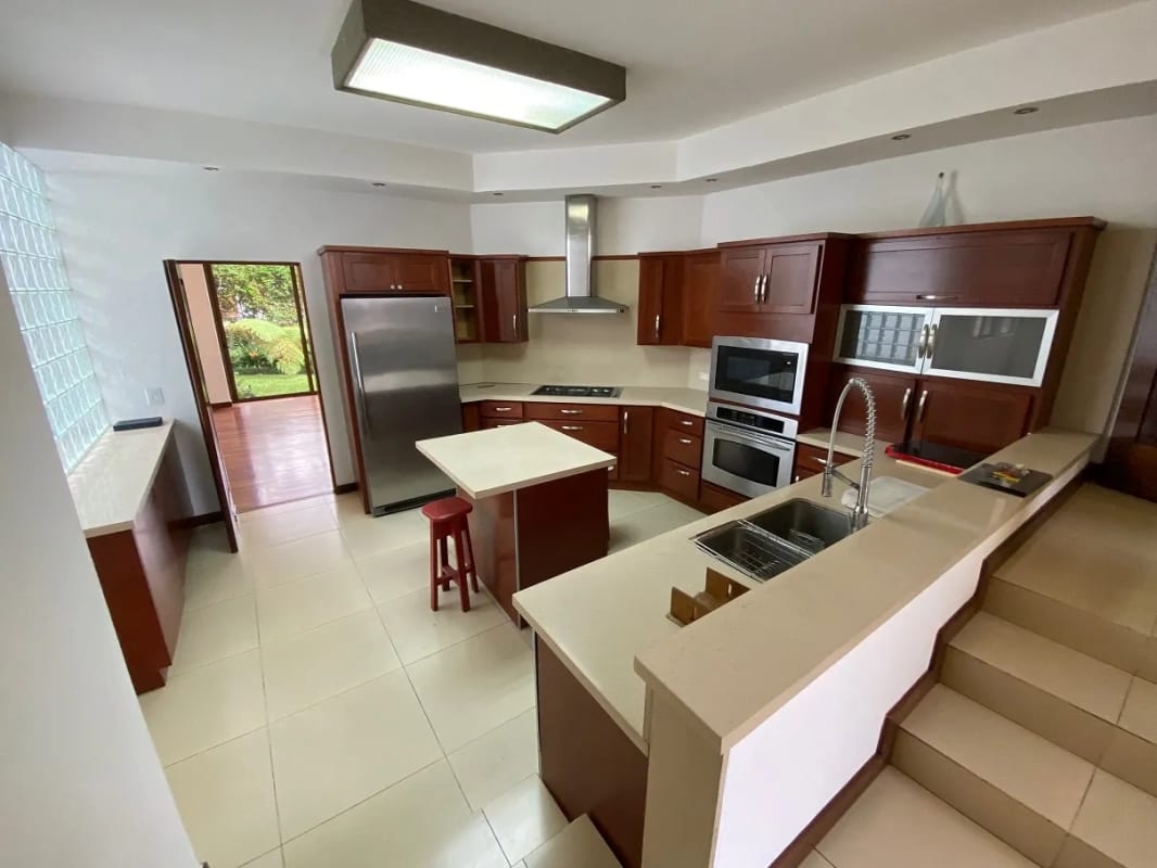 LINDA CASA EN VENTA EN KM.12.7 CARRETERA A EL SALVADOR (copia) — Casa en Venta en Santa Catarina Pinula, Guatemala, Ciudad — foto 8 de 11