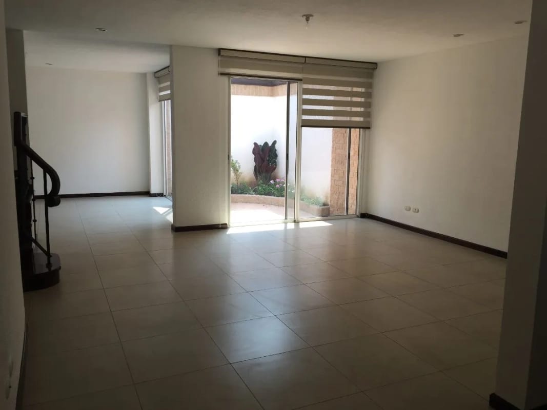 ALQUILO CASA EN ZONA 10 - 4 HABITACIONES — Casa en Alquiler en Zona 10, Guatemala, Ciudad — foto 4 de 14