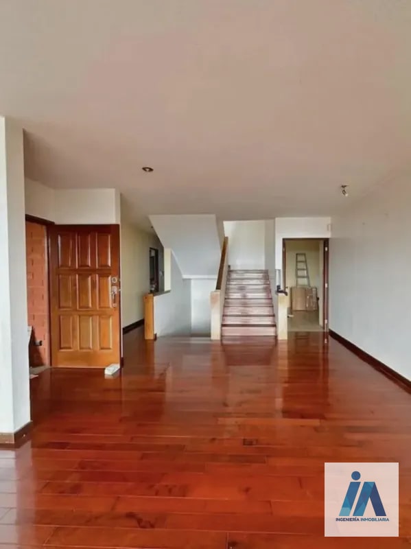 CASA EN ALQUILER📍 Altos de San Lázaro, Zona 15 - 9