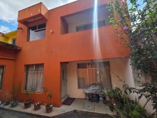 Casa en Venta con Apartamento y Locales en Zona 2 Mixco — Casa en Venta en Zona 2 Mixco, Guatemala, Ciudad — miniatura 1 de 10