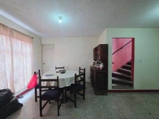Casa en Venta con Apartamento y Locales en Zona 2 Mixco — Casa en Venta en Zona 2 Mixco, Guatemala, Ciudad — miniatura 3 de 10