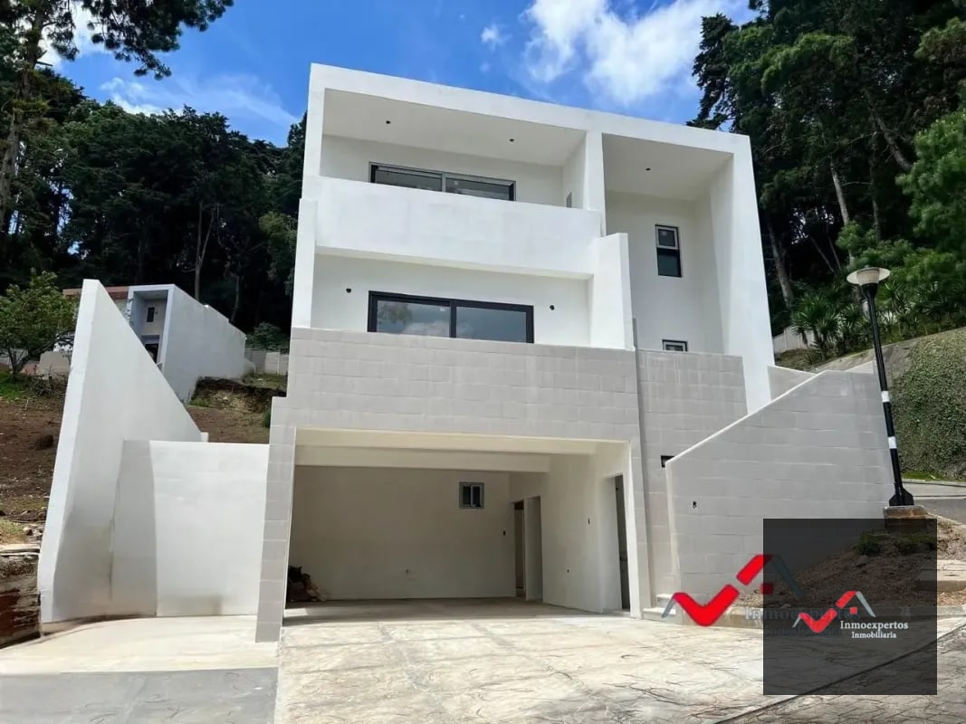 CASA EN VENTA CARRETERA CRISTO REY PIEDRA PARADA, A 3 MINUTOS DE EL PULTE Y A UN COSTADO DE APARTAMENTOS NAGANO - 1