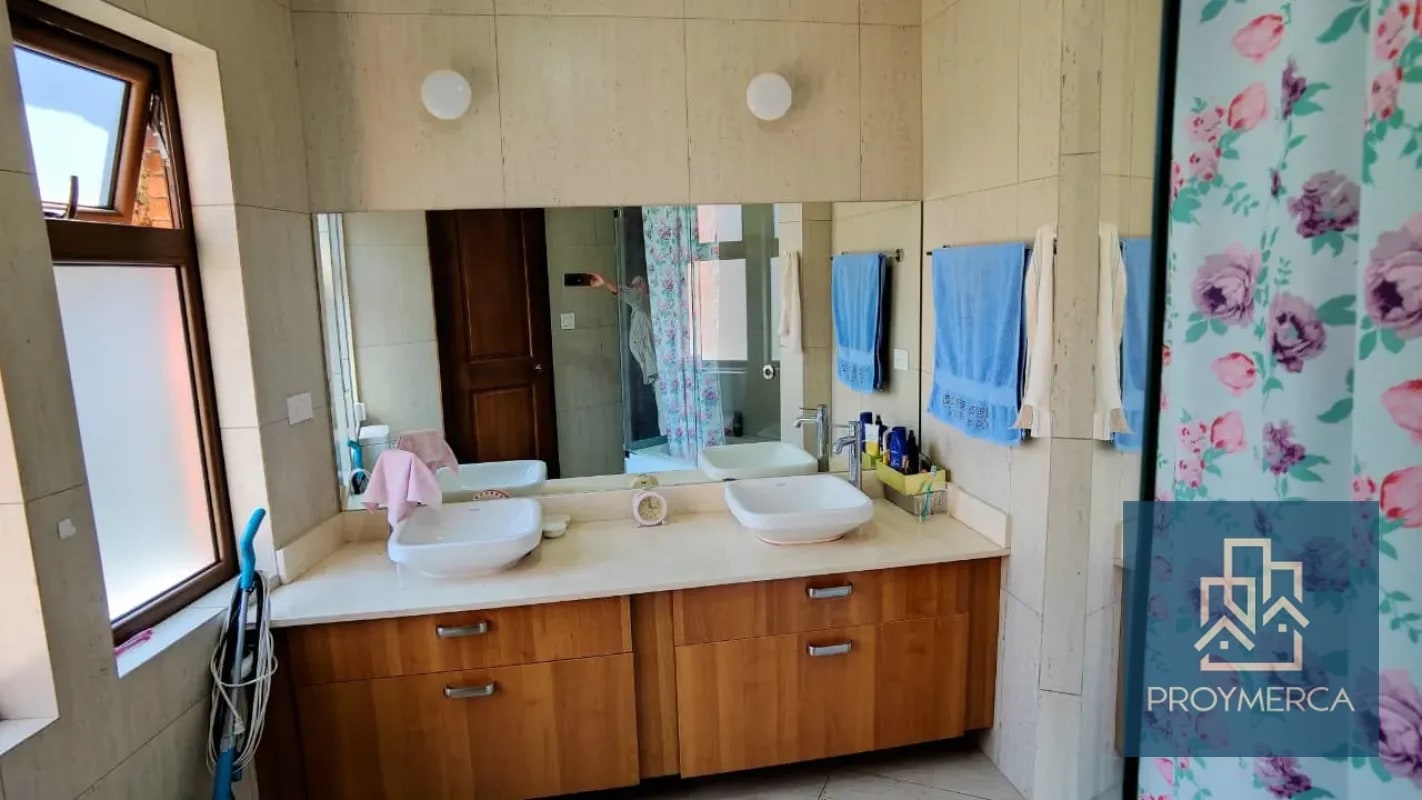 Casa en Venta, Condominio Pasaje Oakland , Zona 10 - 10
