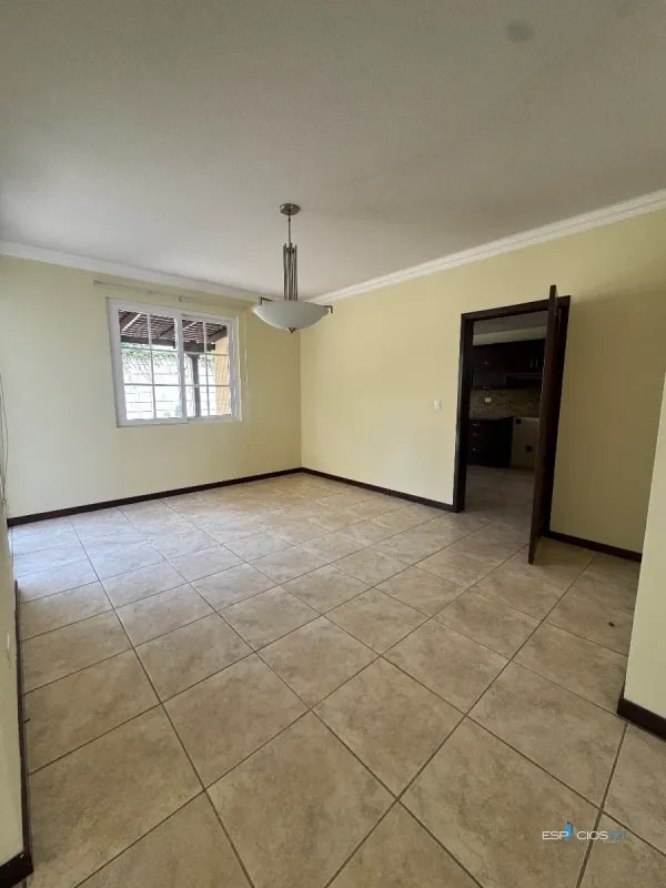 ✨CASA EN VENTA – KM. 21 CARRETERA A FRAIJANES, VILLAS DE ENTREVERDES, CES. - 6
