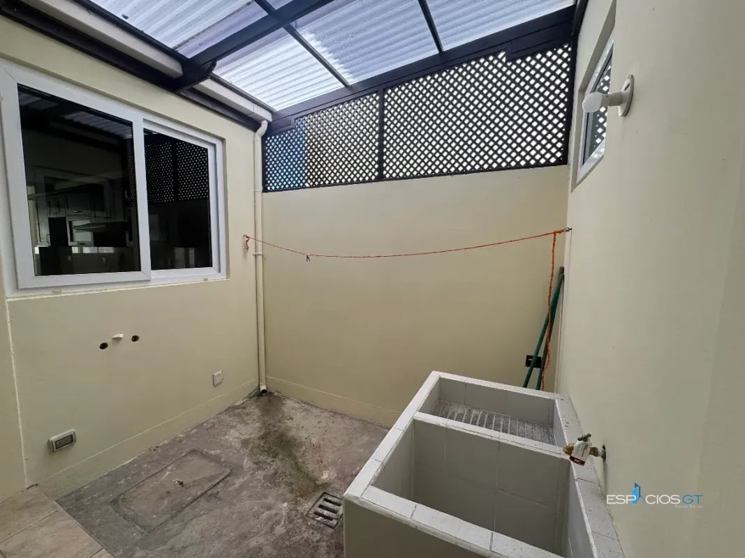 ✨CASA EN VENTA – KM. 21 CARRETERA A FRAIJANES, VILLAS DE ENTREVERDES, CES. - 2