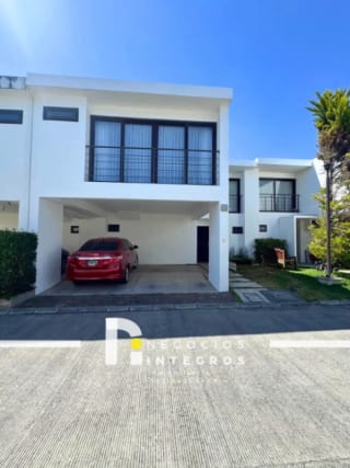 VENDO CASA EN SANTA CATARINA PINULA EN VERDE 360 PV — Casa en Venta en Santa Catarina Pinula, Guatemala, Ciudad — miniatura 1 de 17