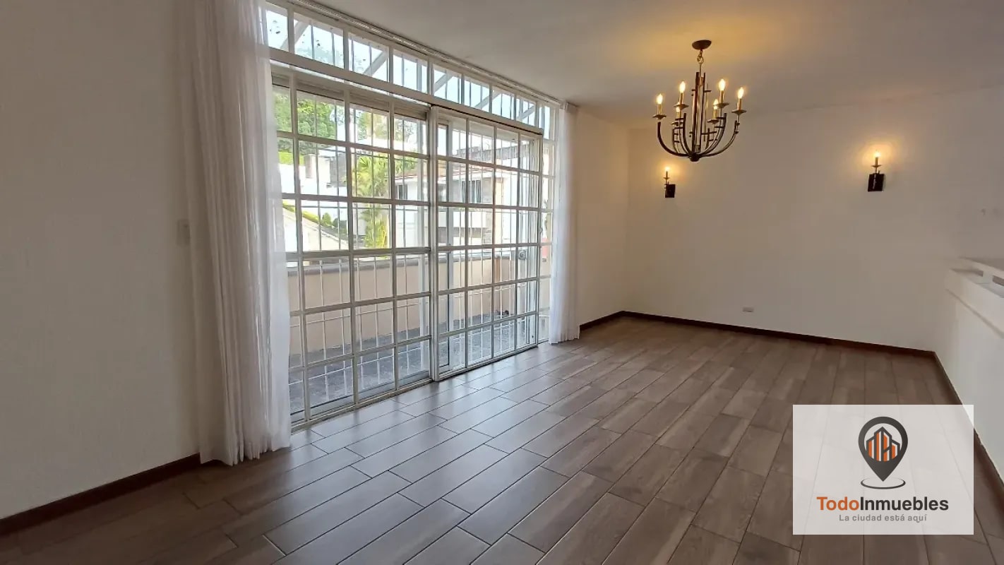 Casa Remodelada en Renta en Elgin 2 zona 13 - 12