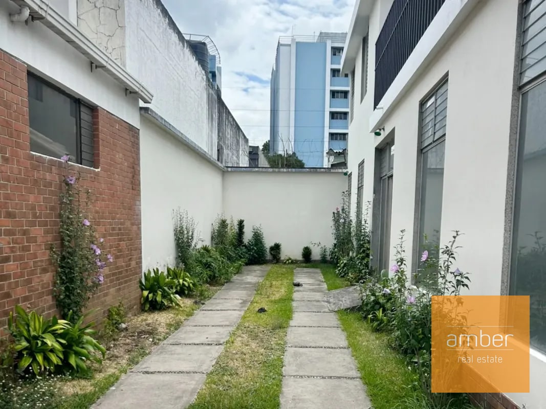 Casa para oficinas en zona 10 - 2