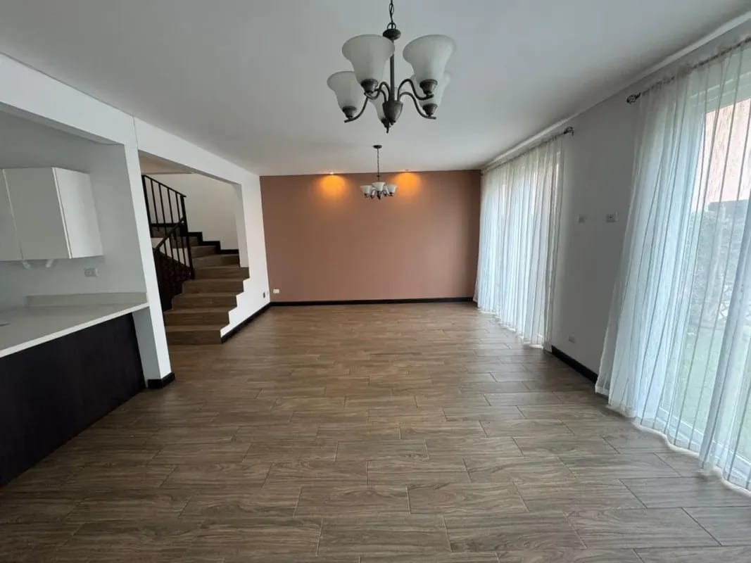 Casa en renta de 2 niveles, con amplios espacios dentro de garita y vista al bosque!! Carretera a San José Pinula — Casa en Alquiler en lo de Valdez, Carretera a El Salvador, Guatemala, Ciudad — foto 4 de 15