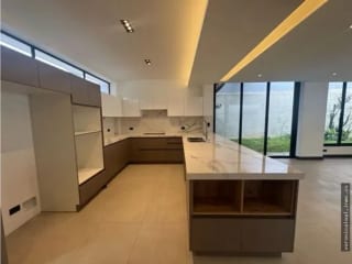 Zona 13 A Una Cuadra de las Américas Dentro de Garita Casa en Venta — Casa en Venta en Zona 14, Guatemala, Ciudad — miniatura 12 de 17