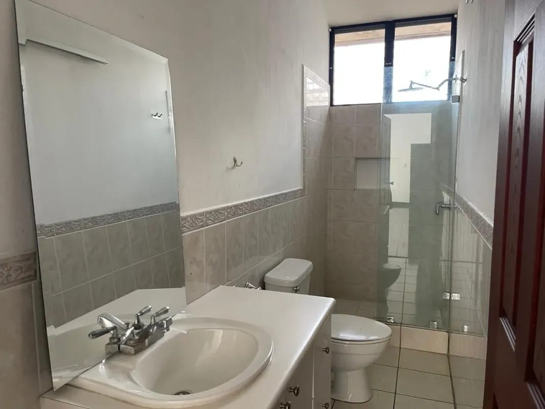 CASA EN VENTA O RENTA EN ZONA 14 EN SECTOR LA VILLA — Casa en Venta en Zona 10, Guatemala, Ciudad — foto 11 de 17